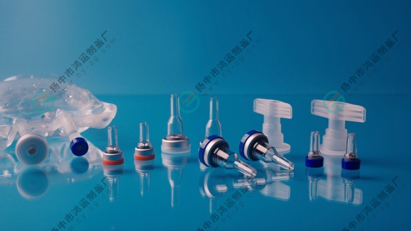 Polycarbonate dosing combination cover and infusion combination plug for plastic infusion bags